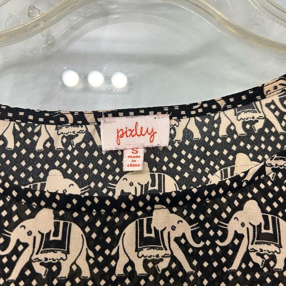 Pixley Women’s Top Size Small Elephant Novelty Print Lightweight Work Office - Picture 6 of 10